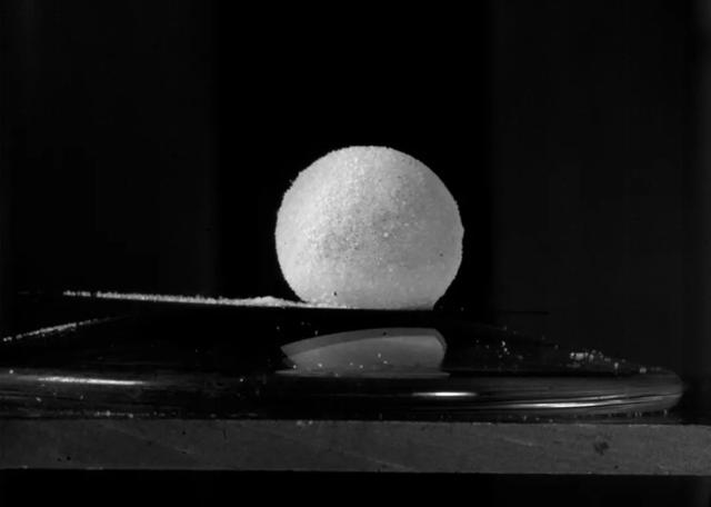 肥皂泡的制作方法，如何制作肥皂泡（如何吹出一年多都不会爆炸的泡泡）