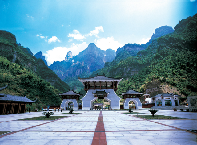 去张家界旅游景点推荐，张家界周边旅游景点推荐（“张家界”不可错过的十大景点）