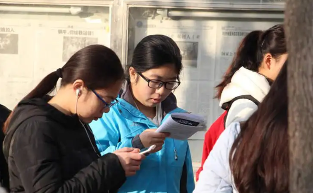 六级毕业后还能考不，大学毕业后还能考六级吗（英语四六级迎来调整）