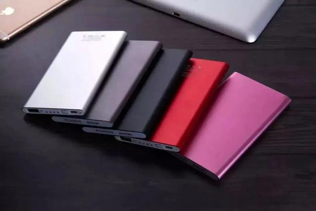 品胜和罗马仕移动电源哪个好，品胜和罗马仕优缺点（性价比高的充电宝对比）