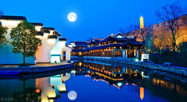 南京晚上哪里好玩的景点，上海旅游景点哪里好玩（共赴2022南京中秋佳节）