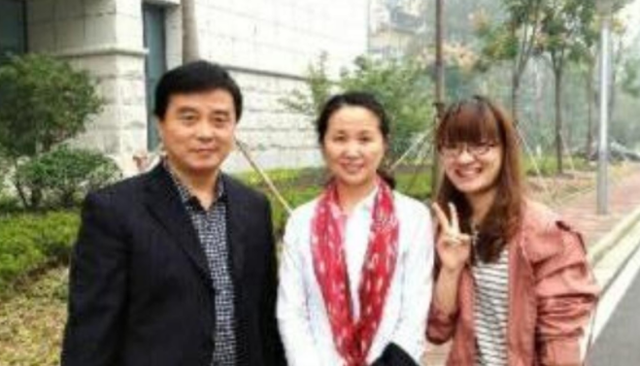 倒追老公恩爱30年，黄菡年轻时（倒追老公恩爱30年无绯闻）