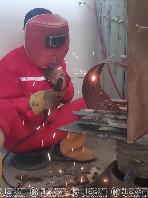 考焊工证去哪报名，考焊工证去哪报名呢（焊工证怎么办理）