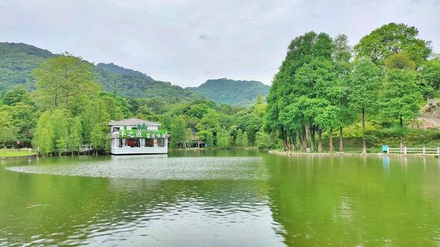 西樵山风景名胜区门票，西樵山免门票攻略（广东十大最受欢迎景点）