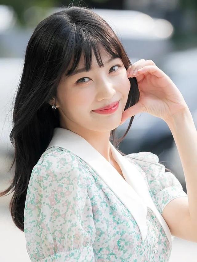 如何化彩妆，如何化彩妆教程视频教程（新手一看就会的4个万能妆容公式）