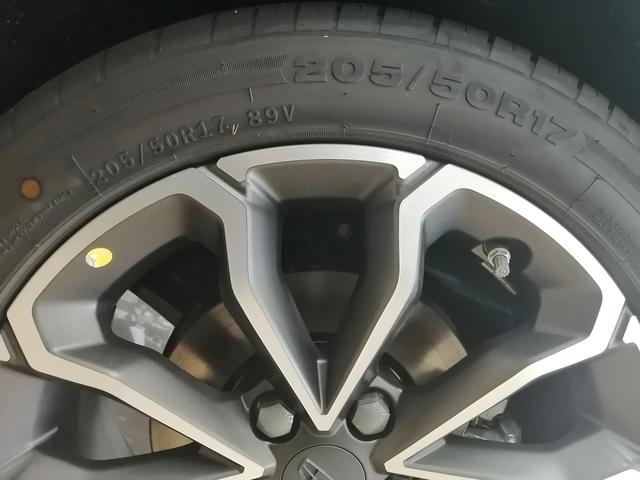 轮胎尺寸怎么看，摩托车轮胎尺寸怎么看（汽车轮胎上的数值您都懂了吗）