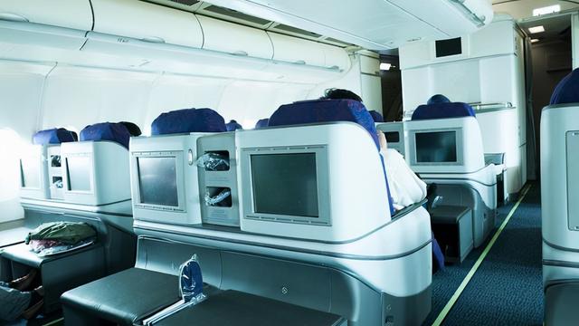 飞机携带行李规定，坐飞机托运行李规定（随身行李要满足2个条件）