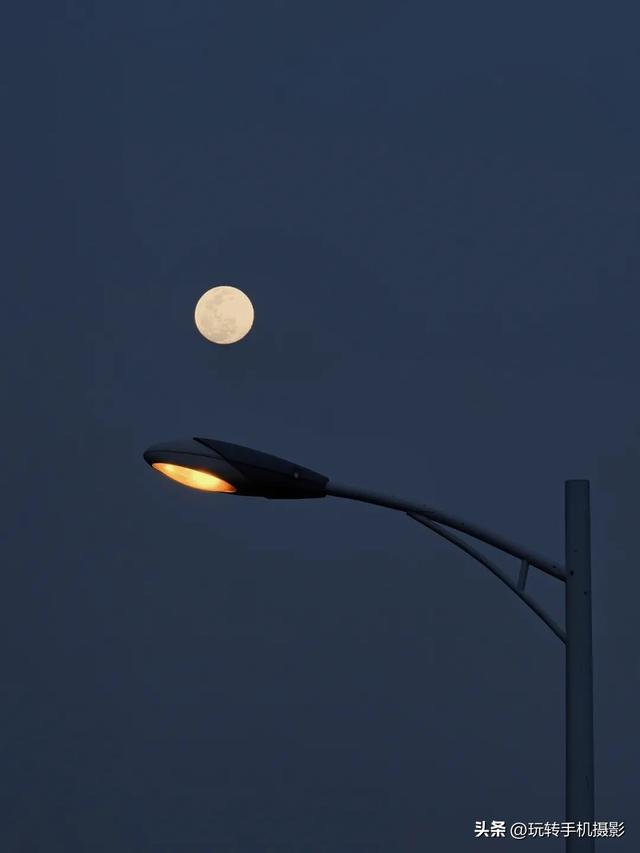 拍月亮用什么镜头，单反拍月亮需要什么镜头（手机如何拍中秋月亮）