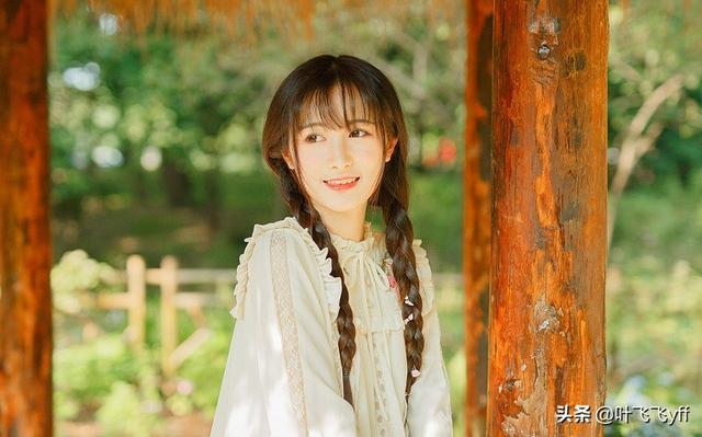 “第一眼就心动的人，真的会喜欢很久很久。”，第一眼就心动的人再次见到还是会心动（喜欢用这些微信头像）