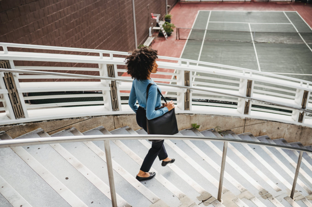 不甘心是什么意思，意难平是什么意思什么梗（“不甘心”和“爱”的区别）