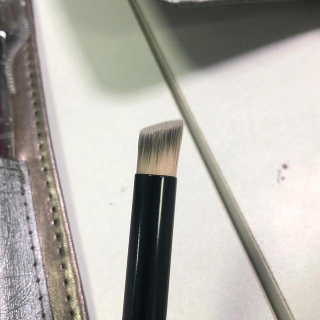 化妆初学者必备化妆工具，化妆初学者必备化妆工具图片（学化妆第一课：化妆工具的认识）