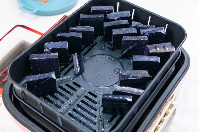 臭豆腐蒸制方法，蒸臭豆腐怎么做（解锁黑暗料理：空气炸臭豆腐）