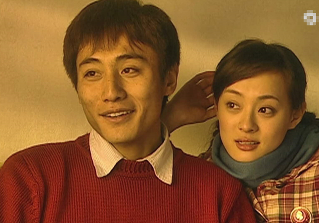 1,《血色浪漫》中宁伟的饰演者是叶静.