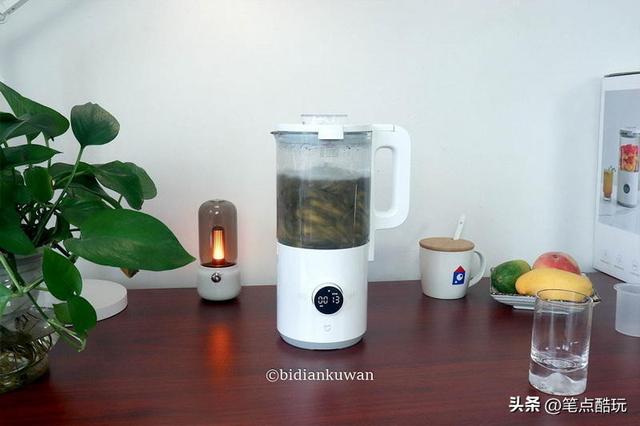 小米破壁机怎么使用，小米破壁机怎么使用教程（米家智能小破壁料理机体验）