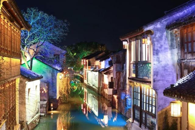 苏州旅游景点大全，苏州好玩的旅游景点（江南古镇、特色街区、绚丽之夜都在这）