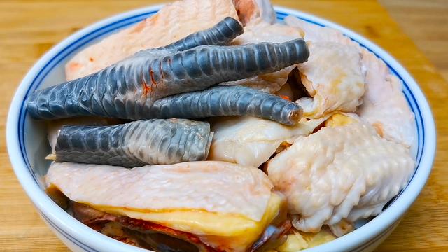 鸡怎么炖才会更好吃，炖鸡汤牢记“3放3不放”
