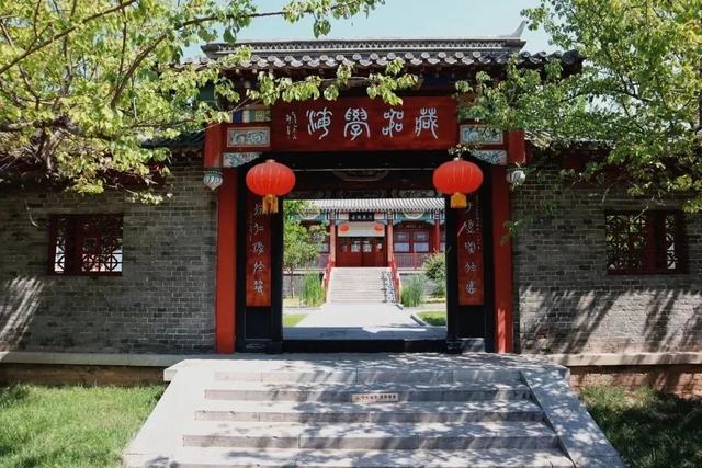 济宁旅游景点大全，济宁周围的旅游景点大全推荐一下（三孔、微山湖、两孟、水泊梁山……）
