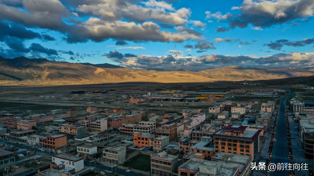 墨石公园属于哪个县城，墨石公园简介（必驾木格措墨石公园圣地理塘）