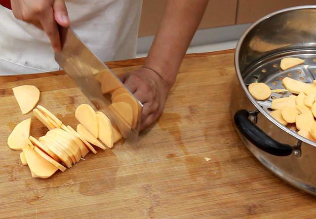 红薯要煮多久才熟，红薯切块煮多久能熟（喜欢吃红薯的有口福了）