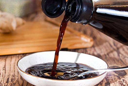 陈醋和香醋有什么区别，米醋陈醋和香醋有什么区别（同样是醋，陈醋和白醋有啥区别）