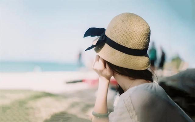 关于青春正能量的说说短句子，正能量青春励志说说（五四青年节奋斗语录说说）