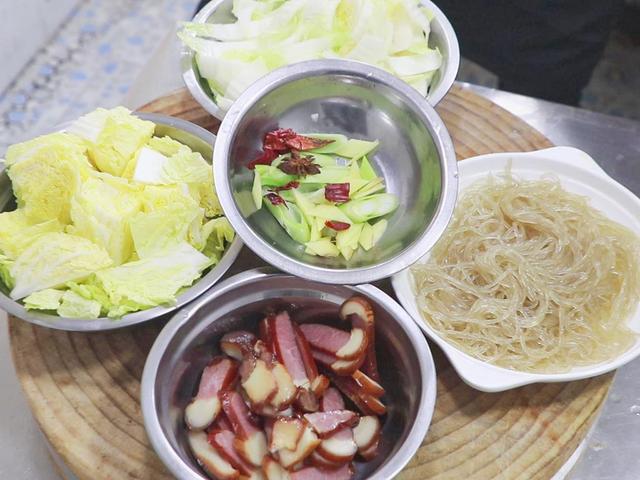 一斤腊肉放多少盐，做腊肉腌制一般要放多少盐一斤肉（只放盐不正宗容易坏）