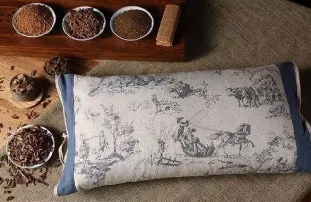 为什么古时候的人要睡瓷枕，古代的瓷枕头是用来睡觉的吗（女子睡觉时为什么喜欢用瓷枕）