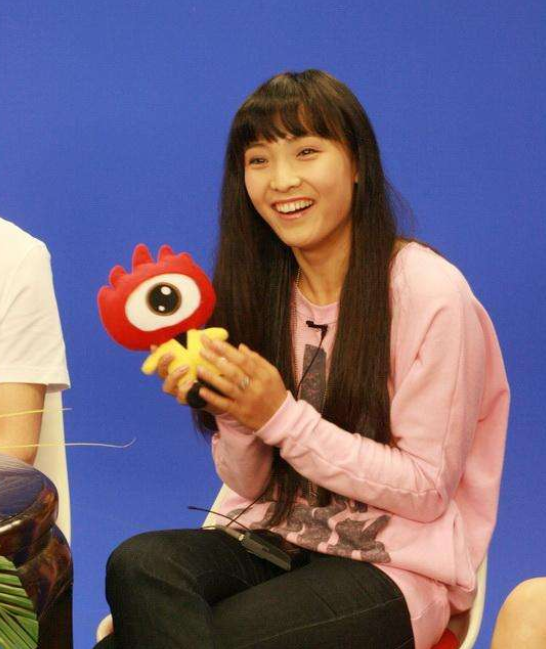 白静案到底怎么回事，吃里扒外、被丈夫三刀索命的女星白静