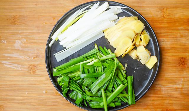 鹌鹑蛋是发物吗，属于发物的食物一览表（8种“增补食物”要多吃）