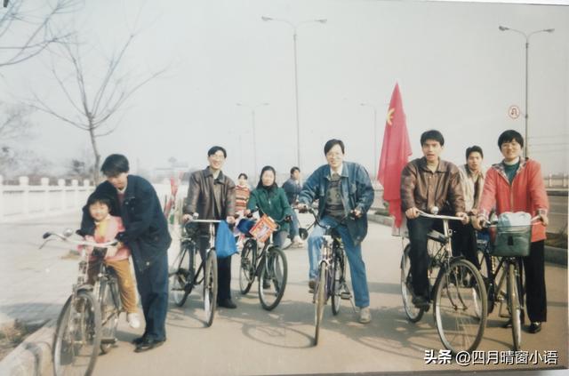 看照片回忆的感慨句子，看照片回忆的感慨句子有哪些（藏在老照片里的回忆）