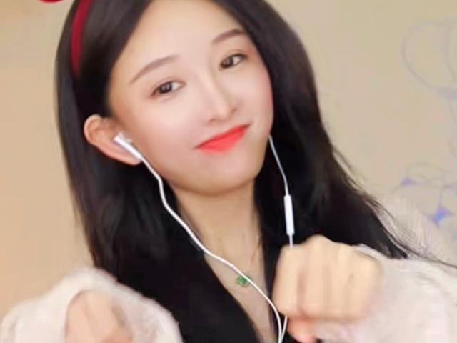 童锦程是什么梗，称其“40来岁风味犹存”