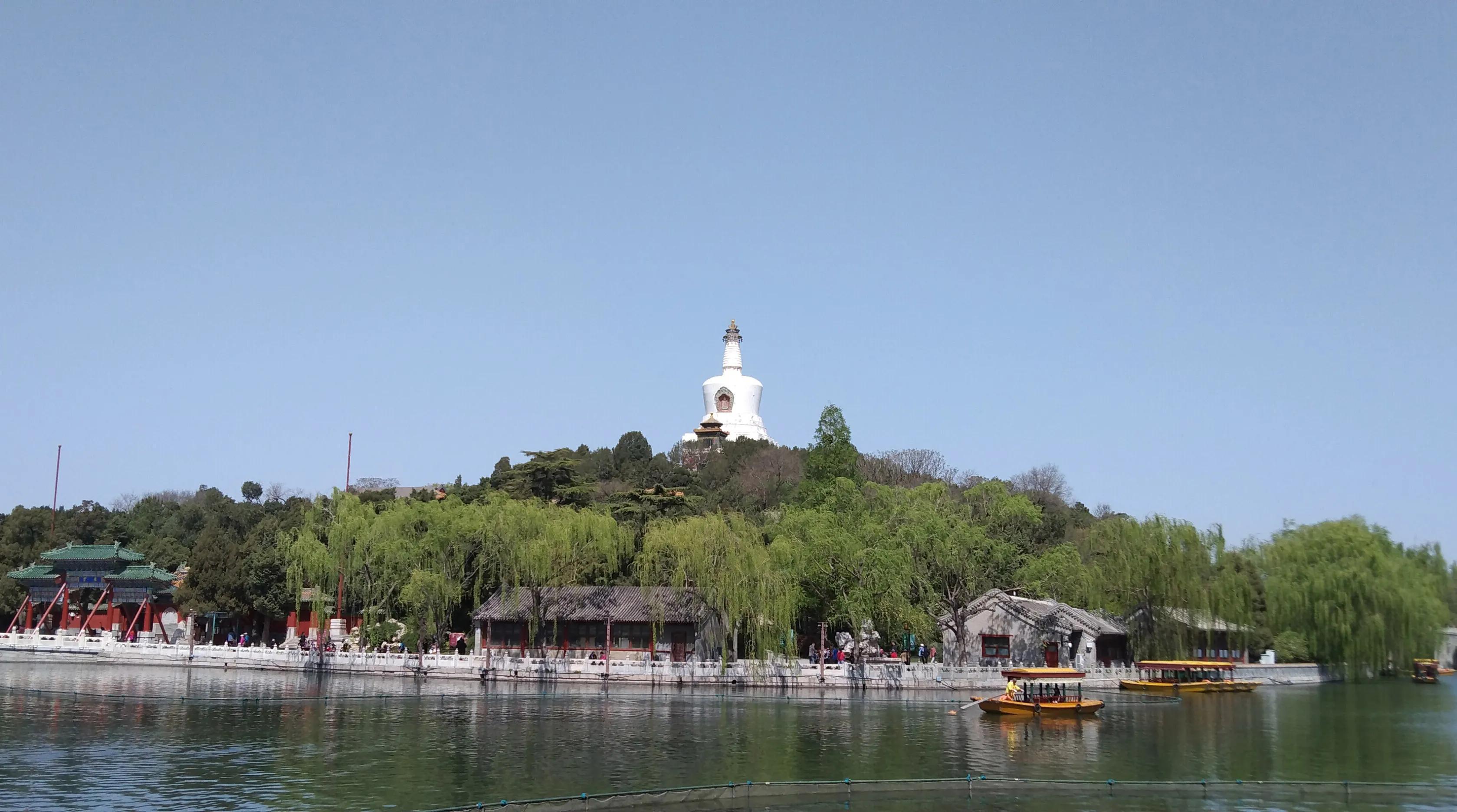 北海公园（一座中国古典皇家园林）