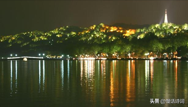 白居易关于元宵的诗句，白居易写的关于元宵节的诗（二十个字就写出了杭州的美轮美奂）