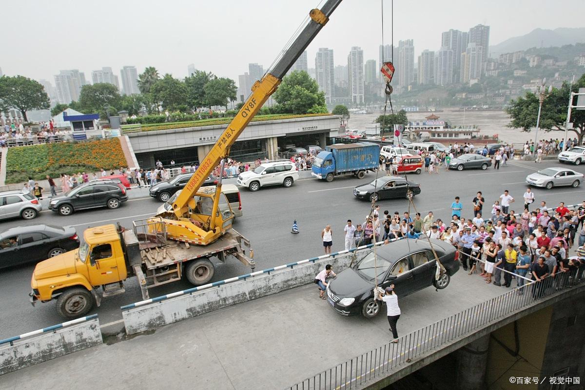 b2驾照可以开什么车？目前就业前景怎么样