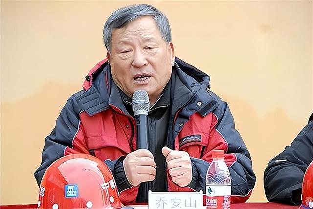 雷锋怎么牺牲的的简单介绍，41年后鉴定人披露事故发生细节