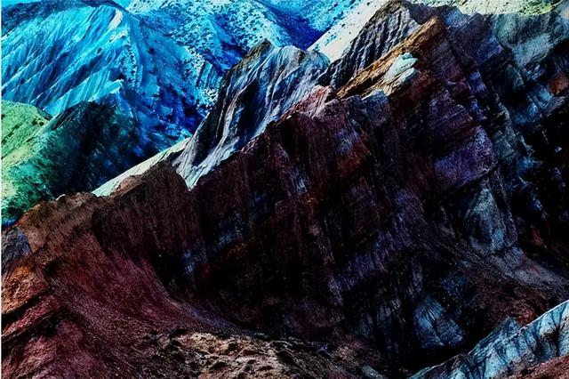 新疆的三大山是哪些，新疆有名的三座山（新疆有座连绵的大山）