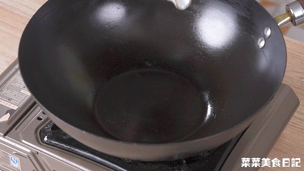 芥末鱿鱼的做法，芥末拌的烤鱿鱼怎么做（烫5秒就上桌，鲜嫩弹牙）