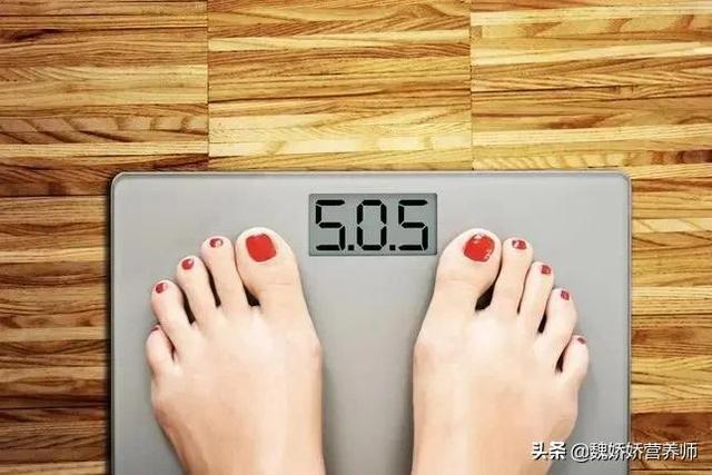 每天运动体重不减反增怎么办，运动后体重不减反增（运动后体重不降，反而越来越重）
