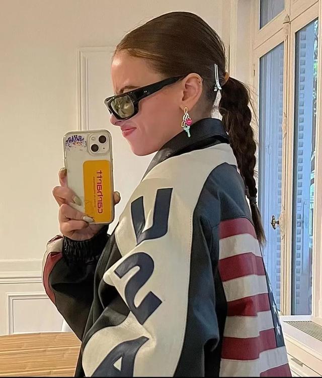 外国小女孩头像超萌开心,外国小女孩唯美头像(欧美女生头像图片)