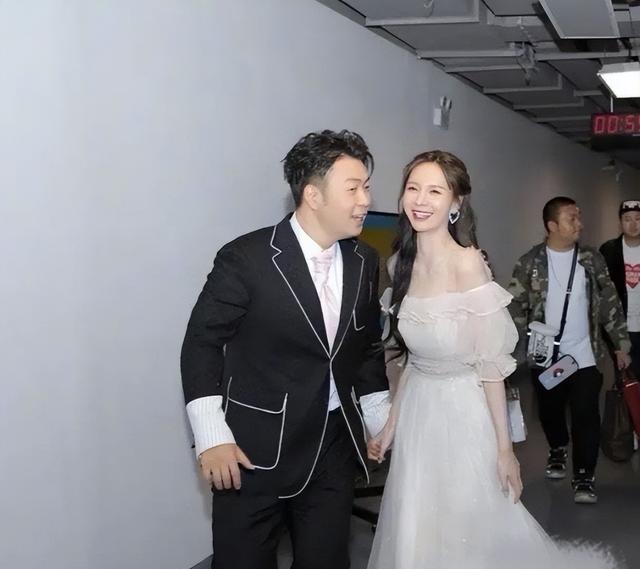 沈梦辰杜海涛疑删微博啥情况，沈梦辰为嫁富豪苦等九年