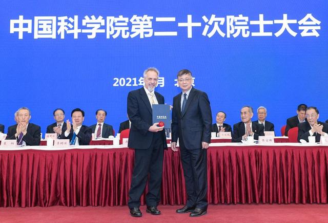 院士是什么级别，中国院士是什么级别（工程院院士和中科院院士有什么区别）