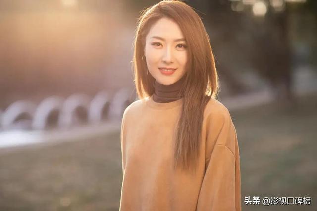 姓白的明星名字有哪些，姓白的明星（把董璇和白冰放在一起比较）