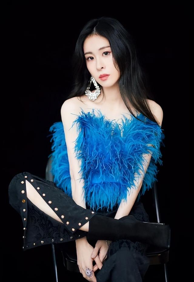 女歌手排行榜100名，女歌手排行榜（颜值与唱功哪个更重要）