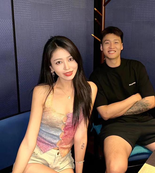 赵睿与好友美艳女友