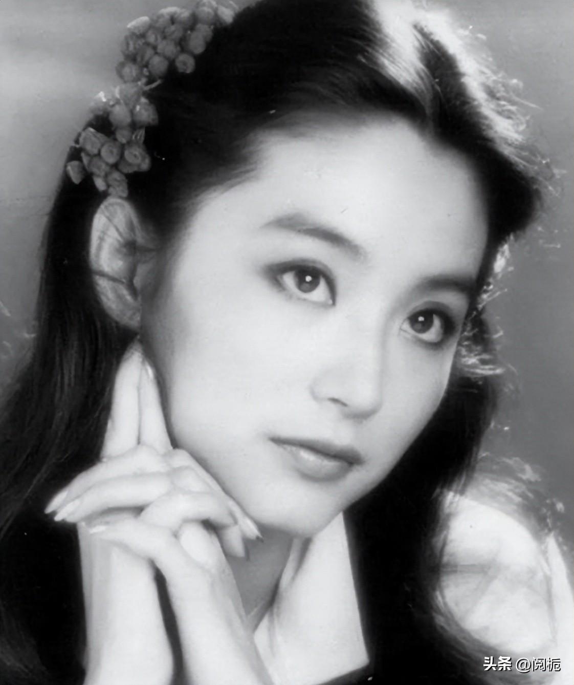 林青霞的颜值在圈内被称为"神颜",一部分人认为是夸大其词,另一部分