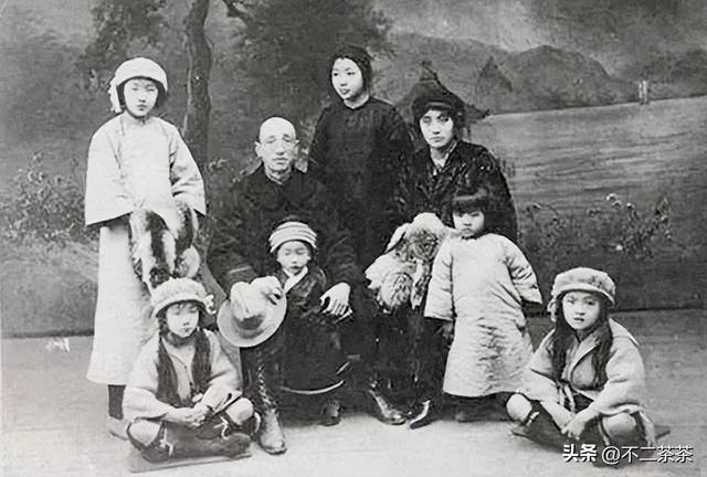 董竹君第二任丈夫，董竹君为何不再婚（董竹君和她近一个世纪的传奇人生）