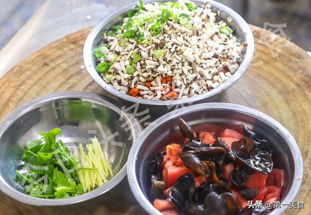 在家做水汆丸子汤，水汆丸子汤的家常做法视频（5道丸子汤做法）