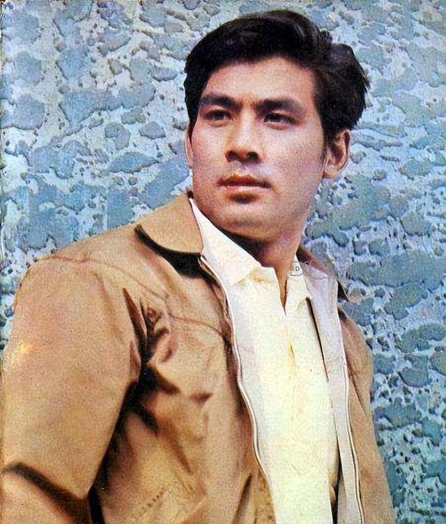 朱时茂个人资料，朱时茂个人资料简介（帮丈夫照顾9个兄妹）