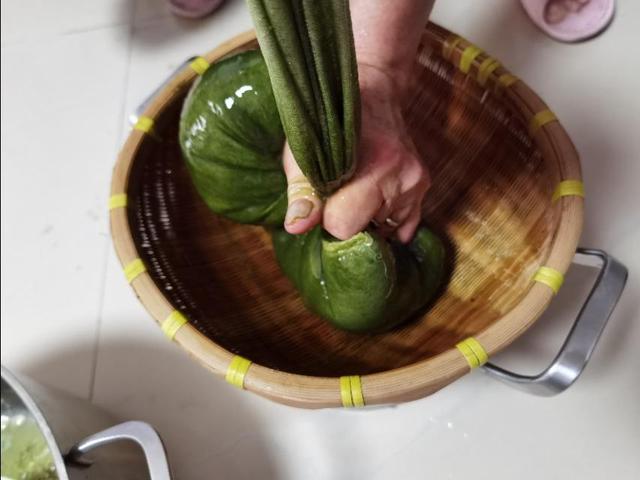 白凉粉在超市叫什么，哪里有卖白凉粉的（分享：粤西高州新鲜凉粉）