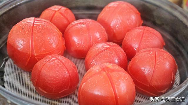 西红柿酱的家庭制作，西红柿酱的家庭制作放盐吗（番茄酱别买着吃了）